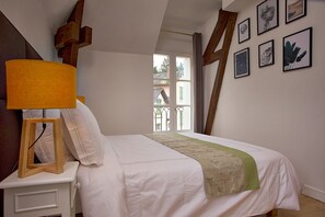 3 bedrooms, soundproofing, iron/ironing board, WiFi