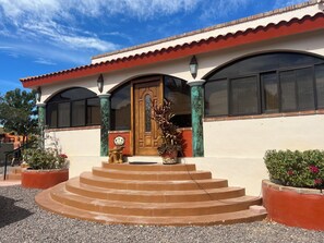 Exterior detail - Casa Fenix, swimming pool Private yard , outdoor kitchen 5 min to the beach (Los Barriles)