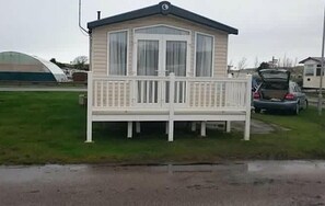 Exterior - 3 BED BEAUTIFUL CARAVAN WITH EN-SUITE CLOSE TO THE BEAUTIFUL NORTH WALES COAST (Prestatyn)