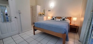1 bedroom, internet, bed sheets - Studio w Pool Near IGY Marina, Beach & Amenities (Gros Islet)
