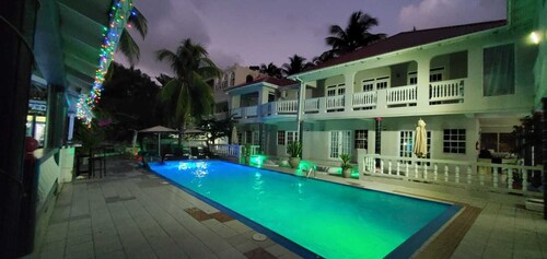 Studio w Pool Near IGY Marina, Beach & Amenities
