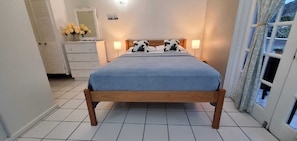 1 bedroom, internet, bed sheets - Studio w Pool Near IGY Marina, Beach & Amenities (Gros Islet)
