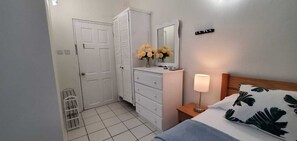 1 bedroom, internet, bed sheets - Studio w Pool Near IGY Marina, Beach & Amenities (Gros Islet)