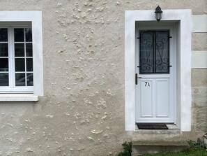 تفاصيل الفندق من الخارج