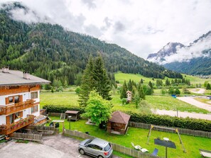 Property grounds - Nice apartment for 8 guests with WIFI, TV, balcony and pets allowed (Pozza Di Fassa)