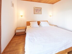 4 室のベッドルーム、WiFi (無料)