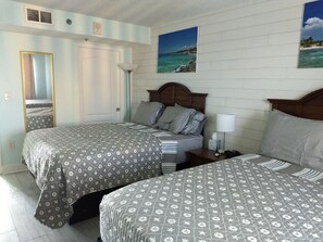 1 bedroom, in-room safe, iron/ironing board, free WiFi - INCREDIBLE VIEW FROM FLOOR TO CEILING WINDOWS! Relax and unwind.  Corner Unit! (Myrtle Beach)