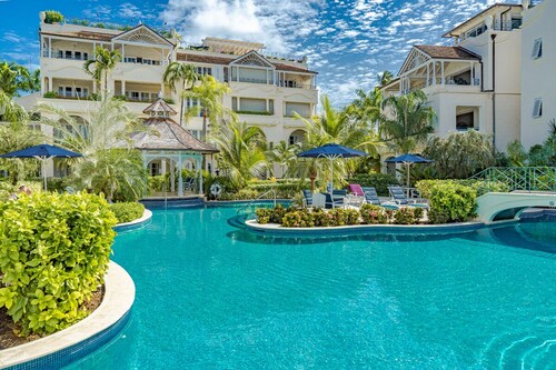 Beachfront Retreat with Pool: Schooner Bay 112