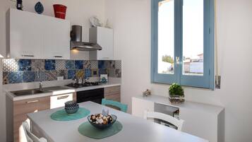 Kühlschrank, Herdplatte, Geschirrspüler