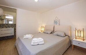 5 bedrooms, in-room safe, travel crib, free WiFi
