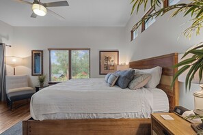 3 bedrooms, desk, iron/ironing board, free WiFi