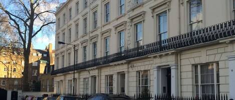 Bagian depan properti