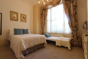 Family Studio | Iron/ironing board, free WiFi, bed sheets - StayIn - Queensway (London)