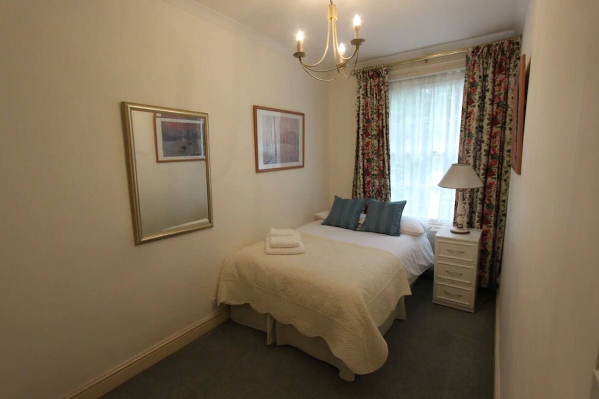 Family Apartment, 1 Bedroom | 1 bedroom, iron/ironing board, free WiFi, bed sheets