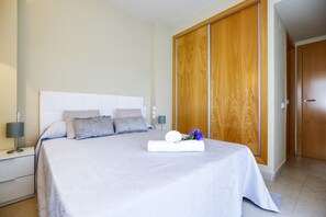 2 bedrooms, iron/ironing board, free WiFi, bed sheets