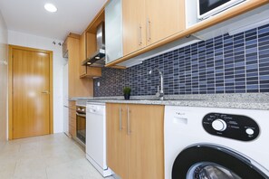 Fridge, microwave, oven, dishwasher