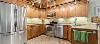 Sea Horse Cottage-5 Bedrooms, 3 Full Baths, 2 Half Baths, Sleeps 13