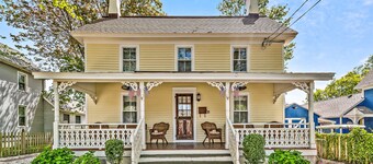 Sea Horse Cottage-5 Bedrooms, 3 Full Baths, 2 Half Baths, Sleeps 13