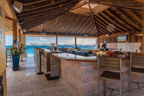 Lovely Sapphire Beach Front Condo - Snorkel Crystal Cove - Paradise !