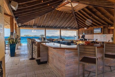 Lovely Sapphire Beach Front Condo - Snorkel Crystal Cove - Paradise !
