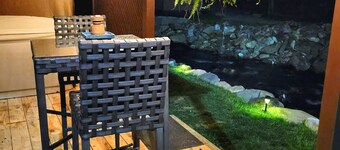 Mountain Tiny Home on Bold Stream w Hot Tub!! 
