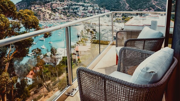 Suite, 1 kingsize-seng med sovesofa, havutsikt, hjørnerom | Terrasse/patio