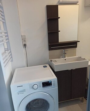 Interior - Easels I, University / Louvre / Bollaert (Lens)