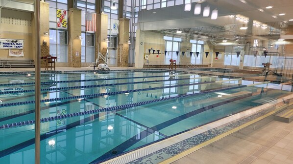 Alberca techada y alberca climatizada