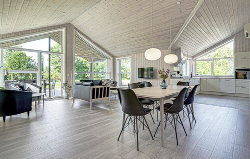 Amazing home in Rømø with WiFi