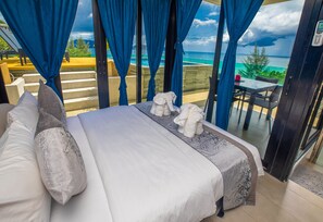 Panoramic Apartment, 3 Bedrooms, Private Pool, Ocean View (402)