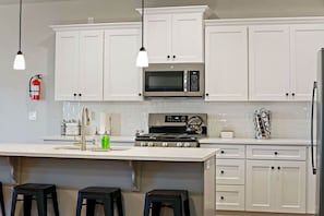 Fridge, microwave, oven, stovetop - Zion Village PLAYcation 1 Across from Club House (Hurricane)