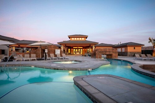Zion Village Resort PLAYcation 1 - Sleeps 21 with Private Hot Tub & Pool Access