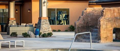 مغطس سبا خارجي