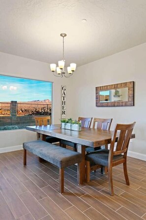 Dining - Zion Village PLAYcation -Sleeps 21, Hot Tub, Pool/Lazy River (Hurricane)