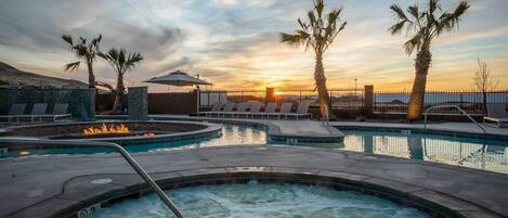 Piscine extérieure, piscine chauffée