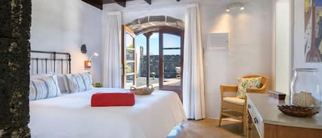 Fer et planche à repasser, Wi-Fi gratuit, draps fournis