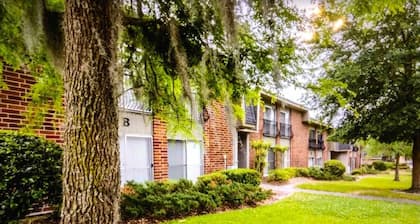 This condominium is a 2 bedroom(s), 1 bathrooms, located in Gainesville, FL.