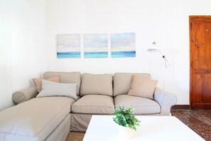 TV - Global Properties: Central apartment in Canet d'en Berenguer (Canet d´en berenguer)