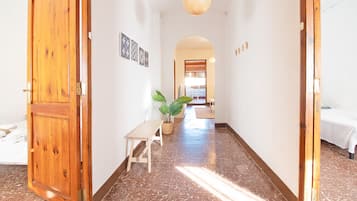 3 chambres, fer et planche Ă  repasser, draps fournis
