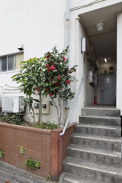 G&R House 201 Excellent access to Tokyo. 2 minutes walk from nearest station