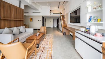 Deluxe Suite | Premium bedding, down duvets, minibar, in-room safe