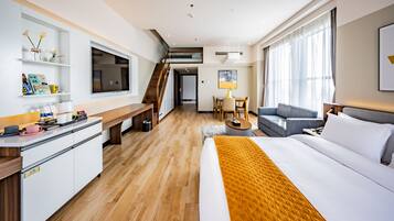 Deluxe Double Room, 1 Queen Bed | 1 bedroom, premium bedding, down duvets, minibar