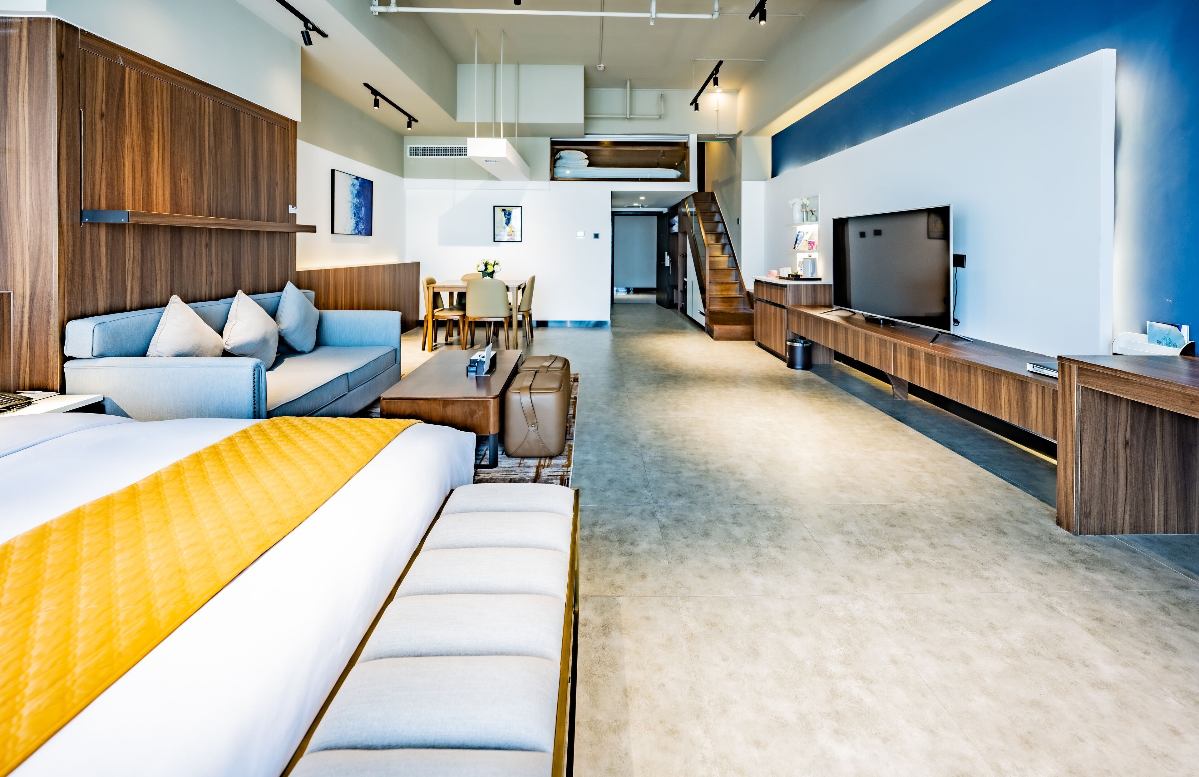 Premium bedding, down duvets, minibar, in-room safe