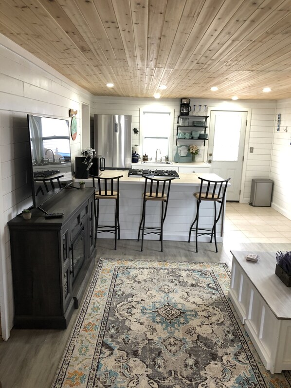 冰箱、微波炉、烤箱、炉灶