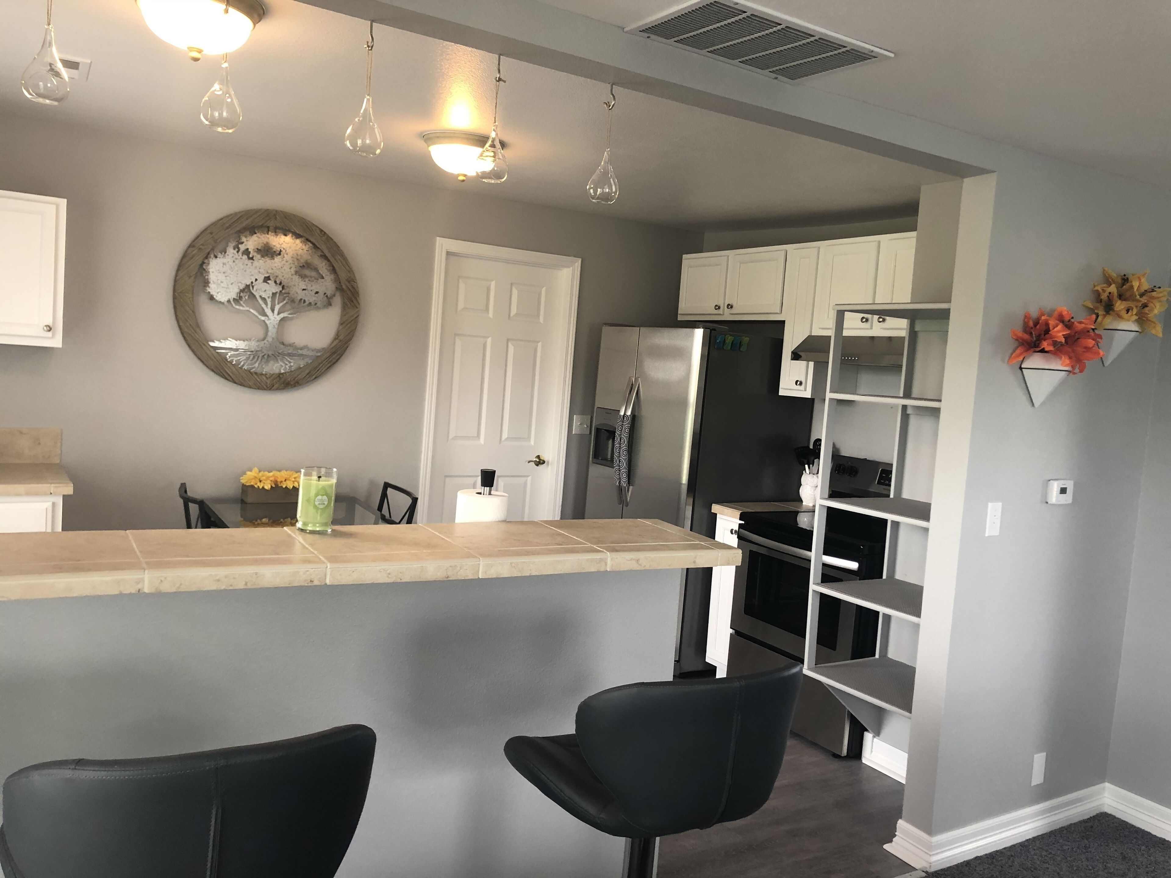 ثلاجة، فرن، موقد طهي مسطح، غسالة أطباق