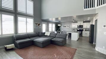 Family House, 3 Bedrooms, Non Smoking, Lake View | Living area | LED TV