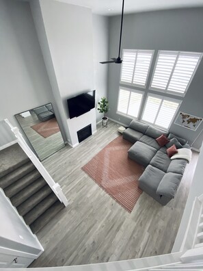 Family House, 3 Bedrooms, Non Smoking, Lake View | Living area