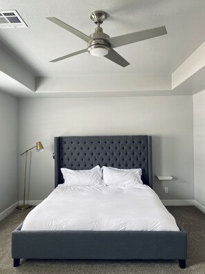 Familienhaus, 3 Schlafzimmer, Nichtraucher, Seeblick | 3 Schlafzimmer, Bügeleisen/Bügelbrett, kostenloses WLAN, Bettwäsche