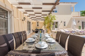 Outdoor dining - Endless Summer Luxury Villa (Quinta do Lago)