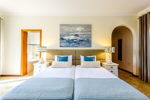 4 bedrooms, iron/ironing board, free WiFi, bed sheets - Endless Summer Luxury Villa (Quinta do Lago)